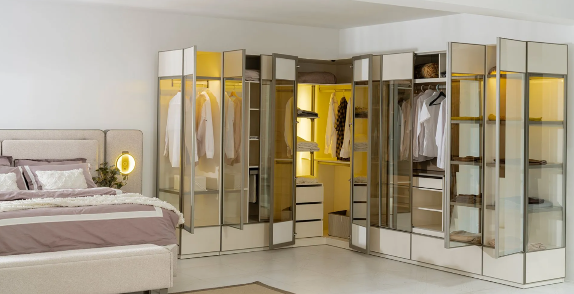 Mirrored wardrobe with sliding doors.
